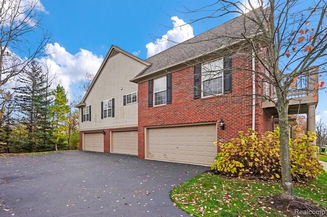 Building Photo - 28266 Carlton Way Dr