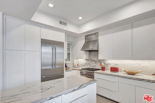 Building Photo - 6442 Lunita Rd