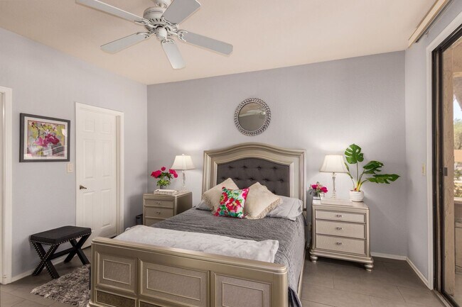 Building Photo - Two bedroom condo