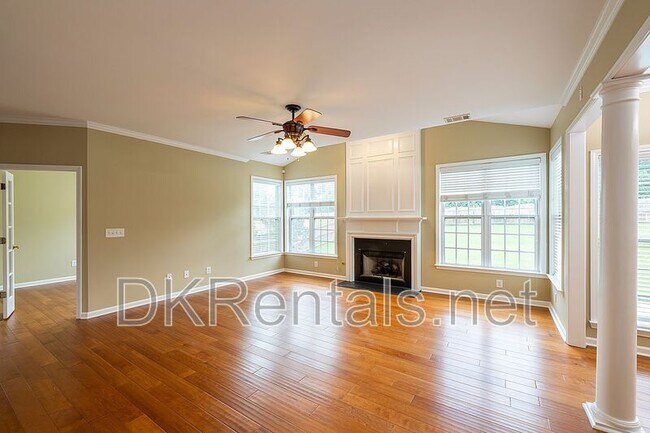Building Photo - 804 Araya Ct