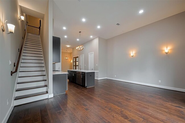 Building Photo - 1305 Laird St
