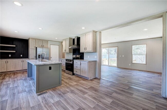 Building Photo - 81 Popham Rd