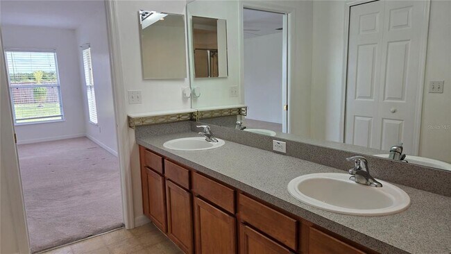 Building Photo - 608 Hatchwood Dr