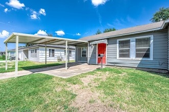 Building Photo - 1503 Acacia Dr