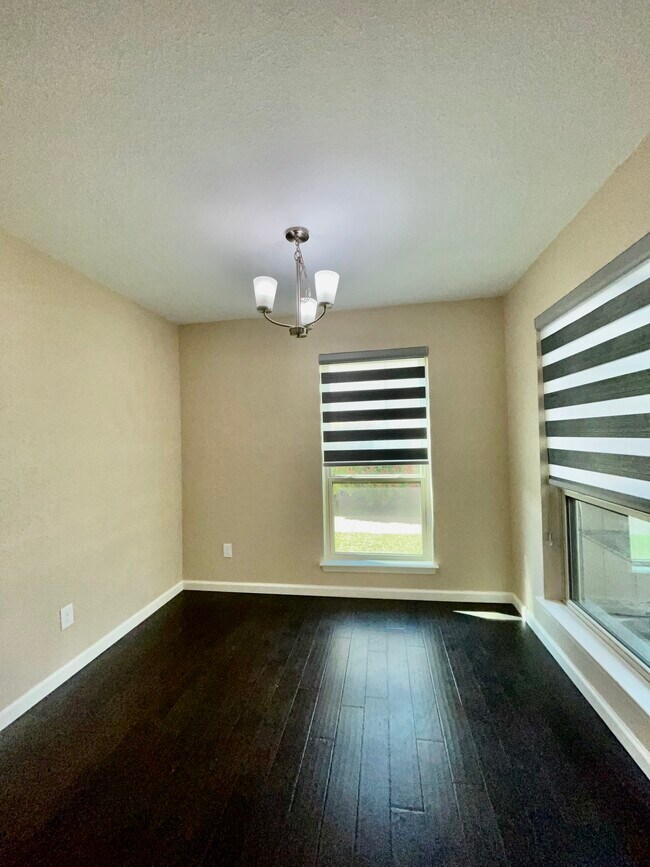 Building Photo - 919 S Weatherred Dr