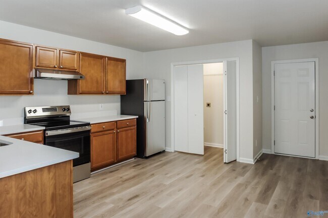 Building Photo - 16709 Wellhouse Dr