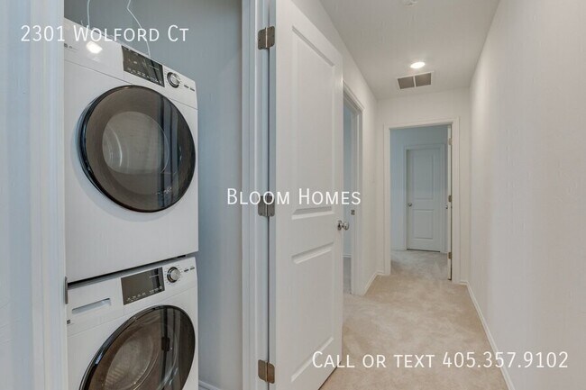Building Photo - 2301 Wolford Ct