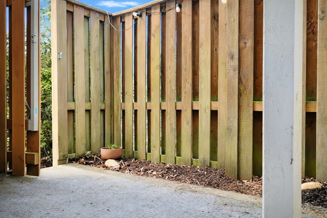 Building Photo - Open & Bright SW Portland 3 Bedroom Home - End Unit & Nature Views