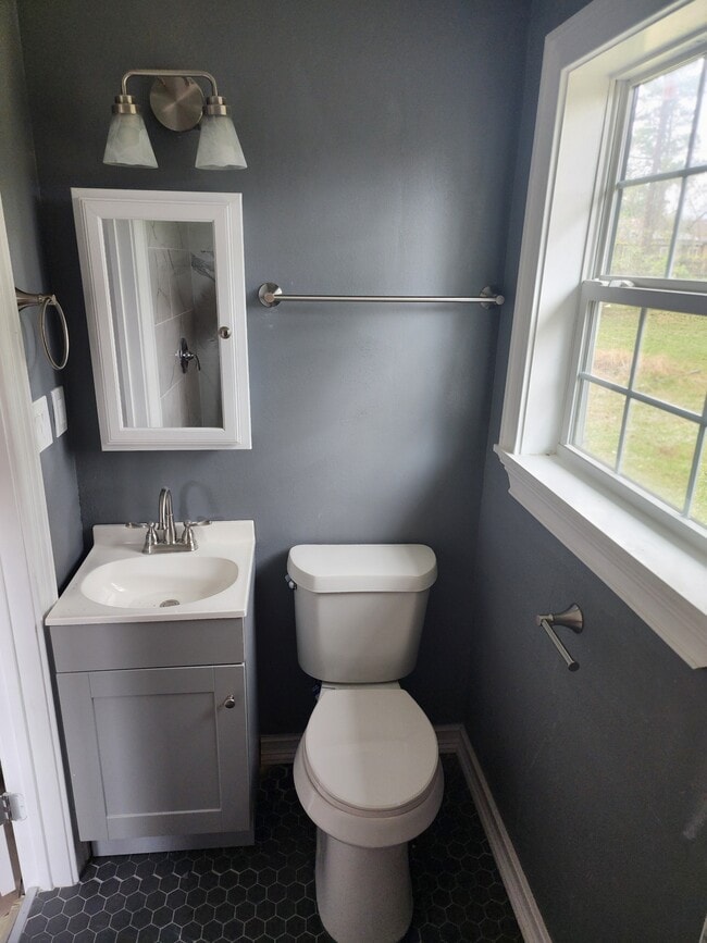 Building Photo - 1030 Clairmont Dr