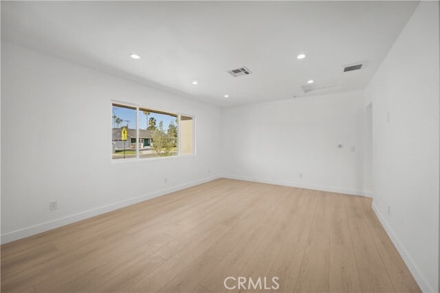 Building Photo - 6946 Amestoy Ave