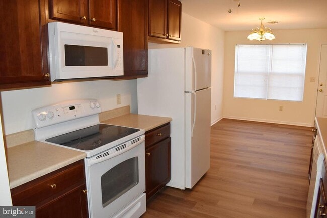 Building Photo - 2741 Roosevelt Dr