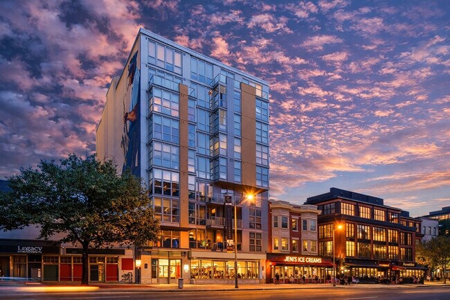 Building Photo - 1330 Wallach Pl NW