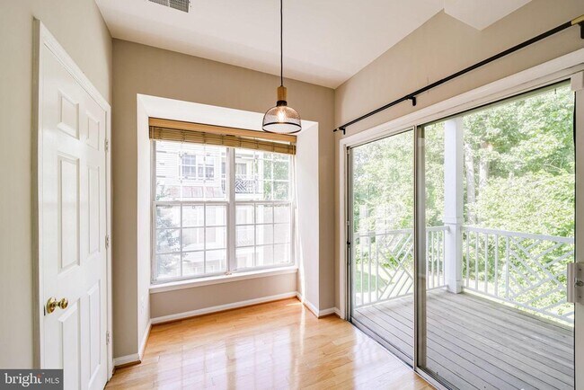 Building Photo - 5982 Founders Hill Ct