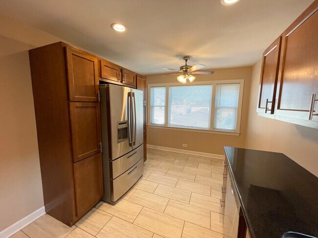 Building Photo - 5755 S Meade Ave