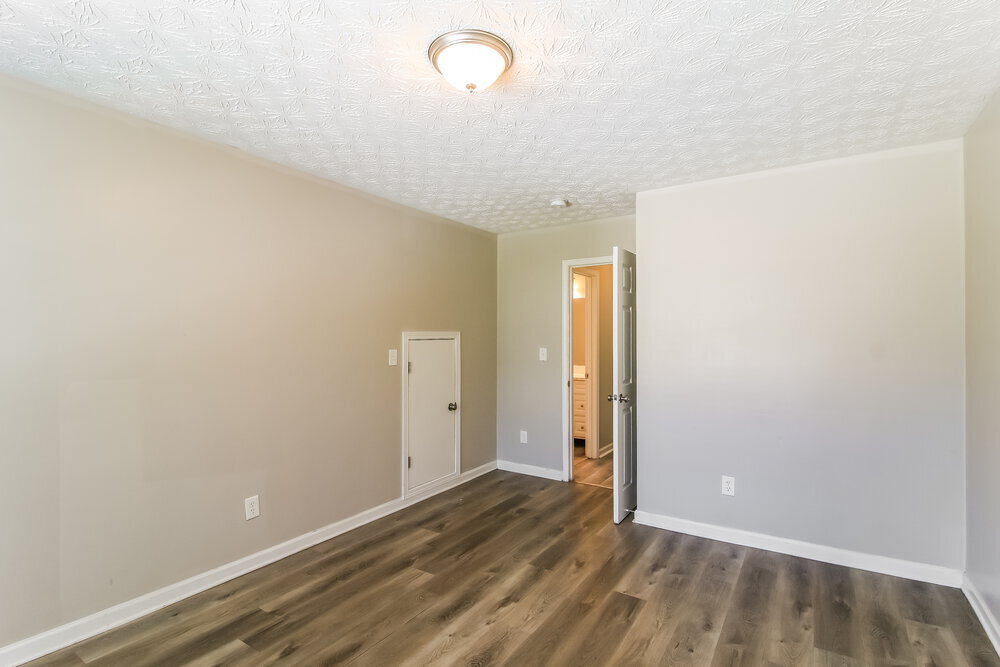 Building Photo - 3505 Creekview Dr
