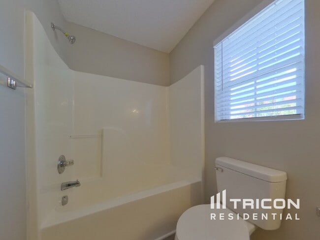 Building Photo - 244 Wild Olive Dr