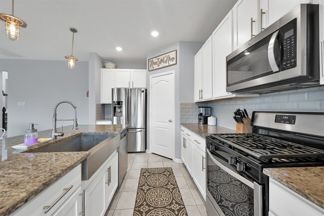 Building Photo - 1127 Littleton Ct
