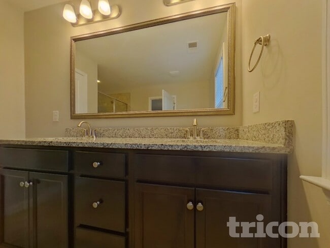 Building Photo - 318 Lanyard Ln