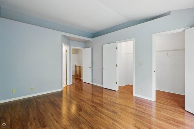 Building Photo - 2052 Waverly Ln