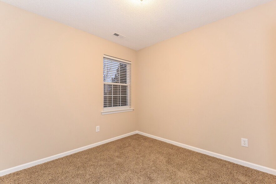Building Photo - 15239 Pangborn Pl