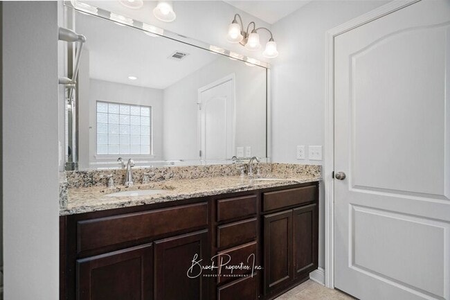 Building Photo - 6130 Autumn Pines Cir