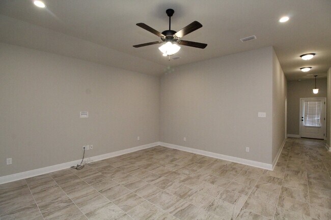 Building Photo - Spacious 3BR/2BA Home Near Navy Federal HQ with Split Floor Plan, High Ceilings & 2-Car Garage