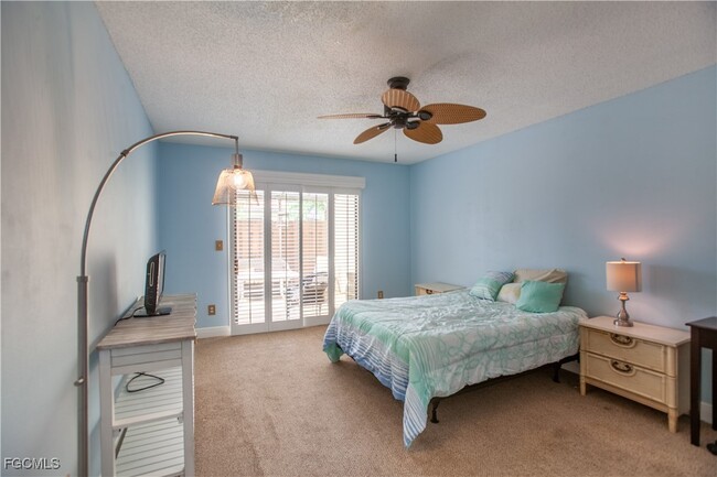 Building Photo - 1426 Park Shore Cir