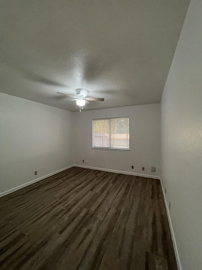 Building Photo - 8848 Meadow Range St