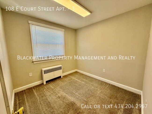 Building Photo - 108 E Court St
