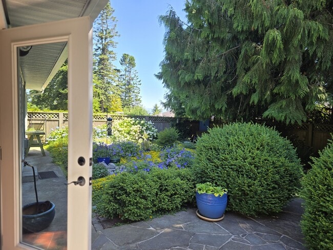 Building Photo - 266 Boundary Bay Rd