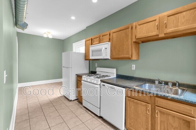 Building Photo - 718 Ashland Ave