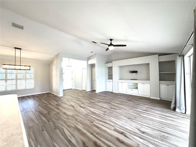 Building Photo - 73 Santarem Cir