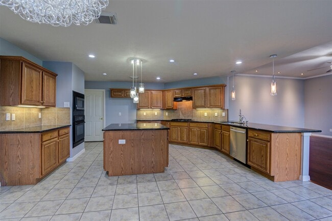Building Photo - 3403 Kerr Ln