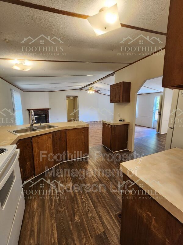 Building Photo - 131 Woodfern Cir