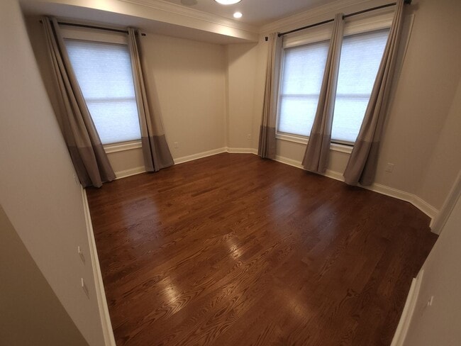 Building Photo - Stunning and Spacious Top Floor 2 Bd 2 Bath in Jamaica Plain with Parking.