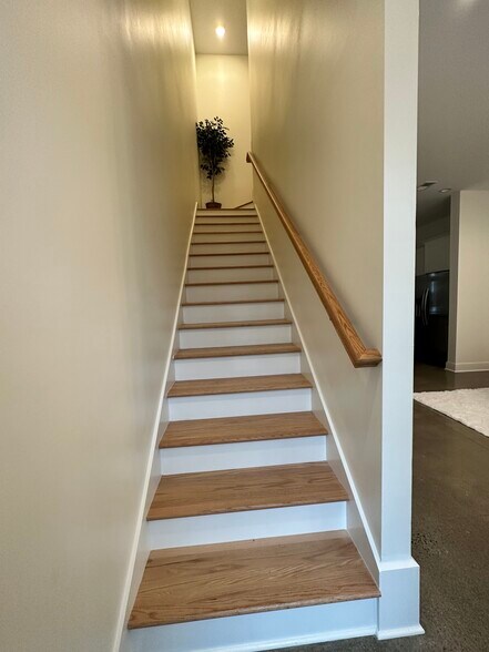 Building Photo - 1535 Yarra St