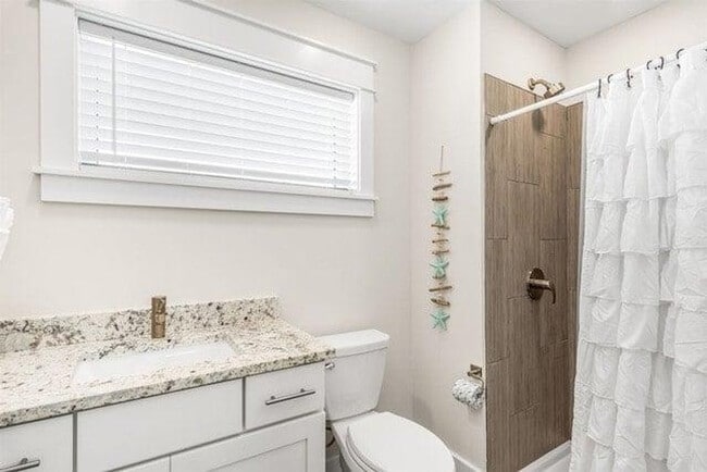 Building Photo - 24 Beach View Dr