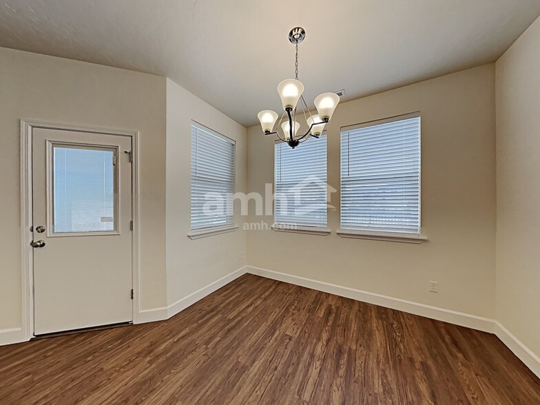 Building Photo - 161 E Sicily Dr