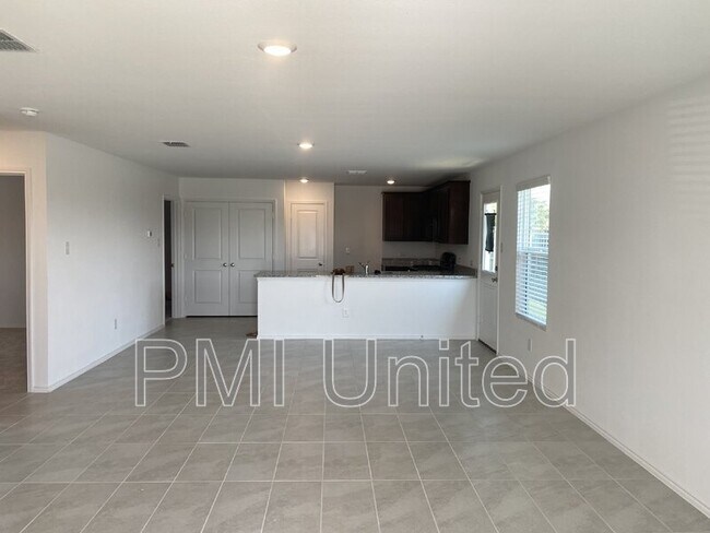 Building Photo - 1361 Plum Rd