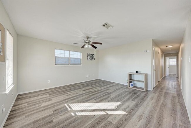 Building Photo - 107 W Brenham St