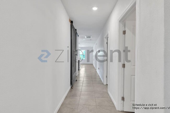 Building Photo - 1785 Broad Winged Hawk Dr