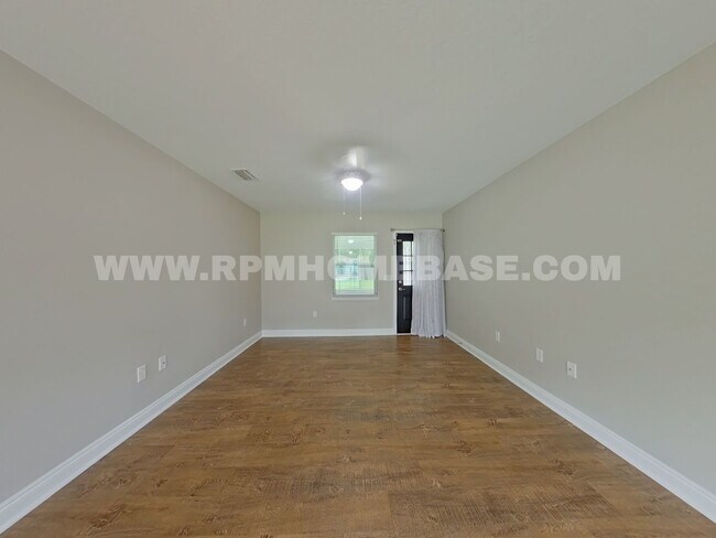 Building Photo - 147 Gillis Dr