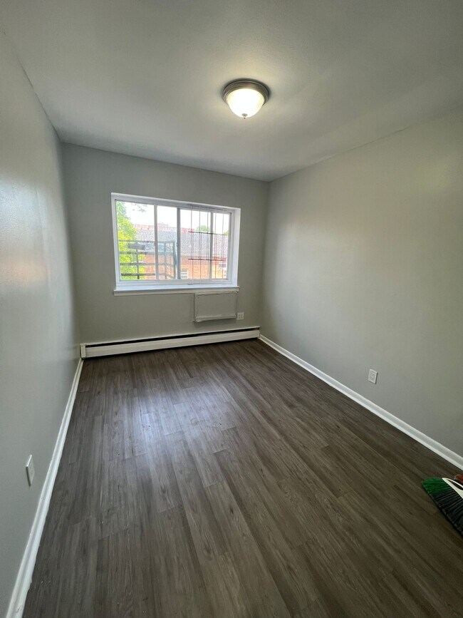 Building Photo - 395 Stuyvesant Ave