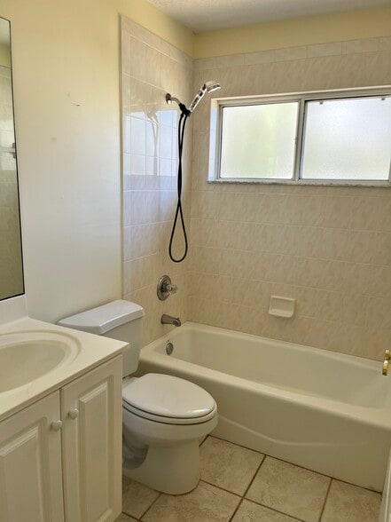 Building Photo - 1117 Compass Row