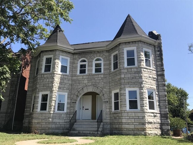 Building Photo - 1418 Union Blvd