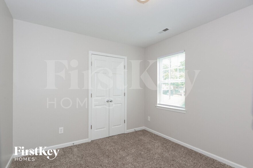 Building Photo - 3018 Amay James Ave