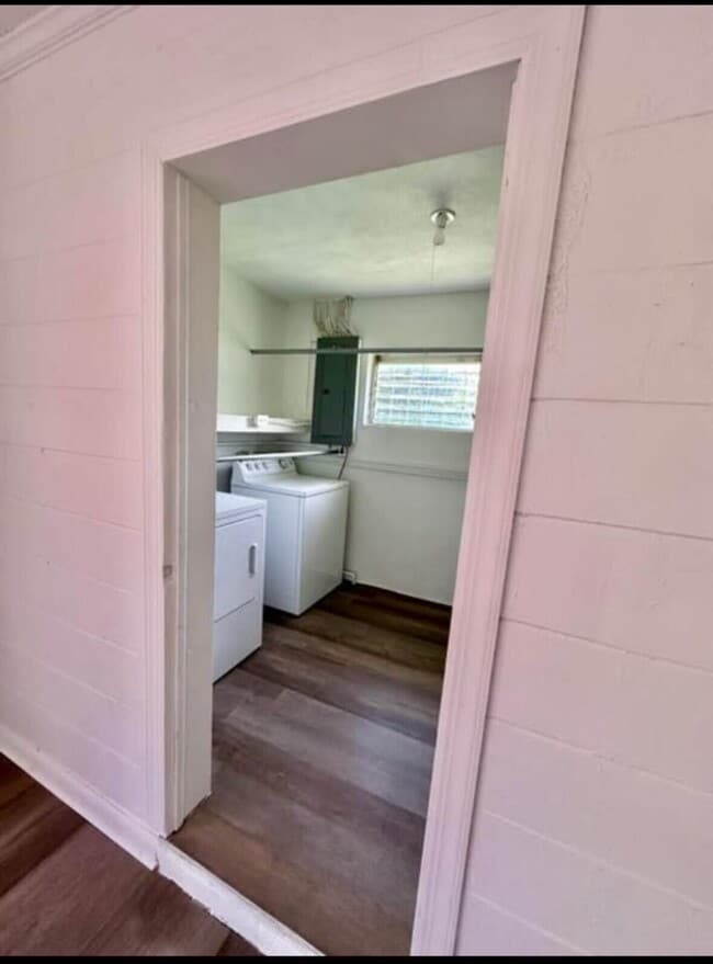 Building Photo - 3301 Ave I