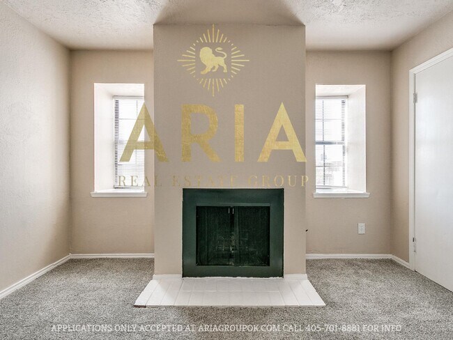 Building Photo - Spacious 2 Bed/1.5 Bath Townhouse in East ...
