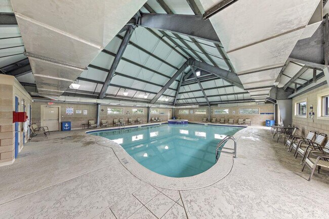 Building Photo - 375 Plantation Rd