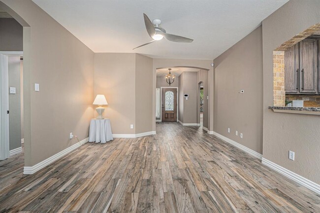 Building Photo - 9338 Stoneridge Canyon Ln